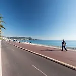 Superbe 3 Pieces Vue Mer A 2 Mn De La Plage, Terrasse, Piscine Et Parking Prive !