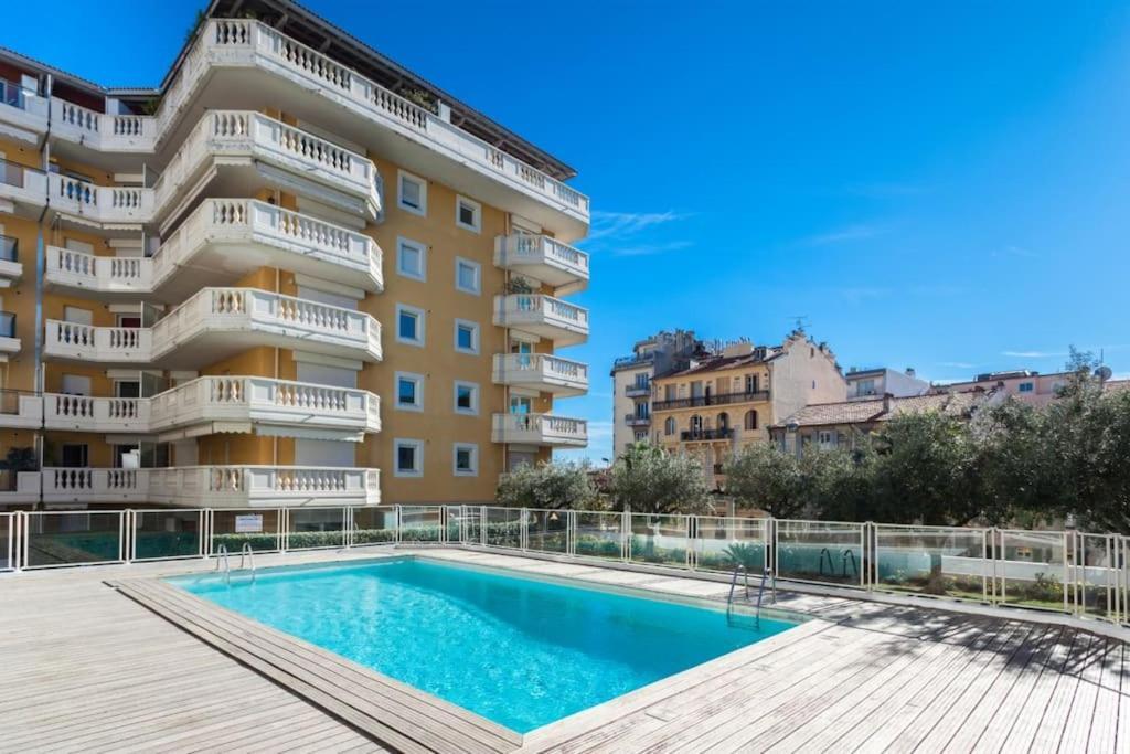 Apartment Superbe 3 Pieces Vue Mer A 2 Mn De La Plage, Terrasse, Piscine Et Parking Prive ! *