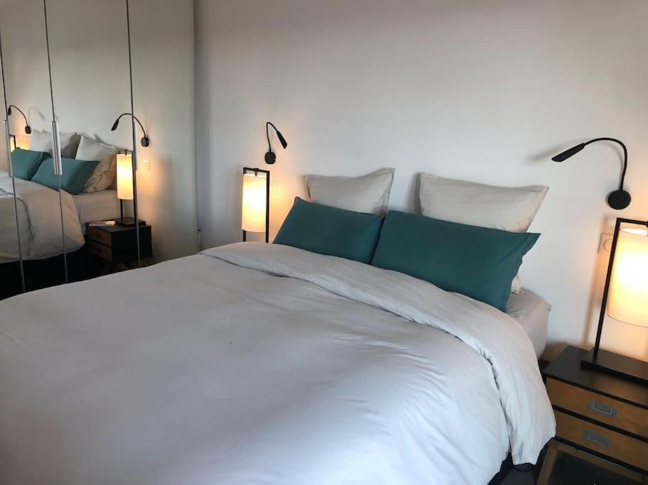 Superbe 3 Pieces Vue Mer A 2 Mn De La Plage, Terrasse, Piscine Et Parking Prive ! * Nice